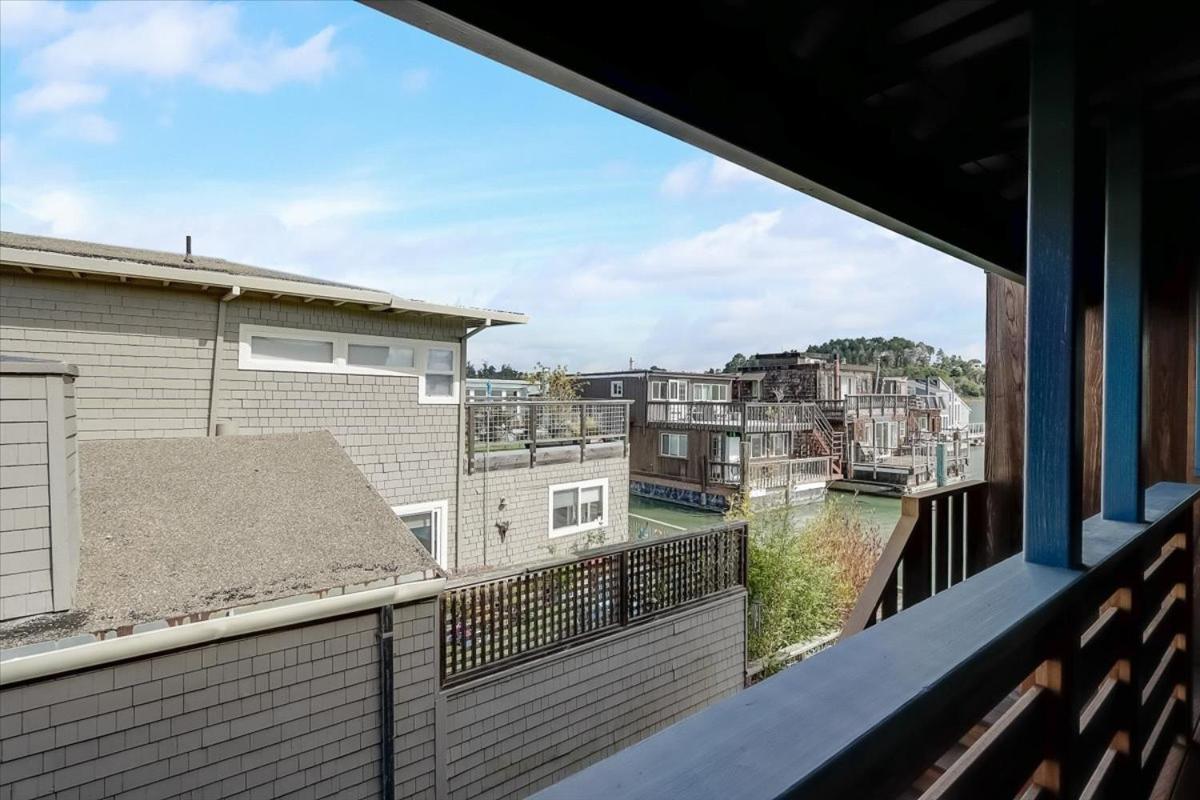 Floating Condos Of Commodore 11 Mill Valley Zewnętrze zdjęcie